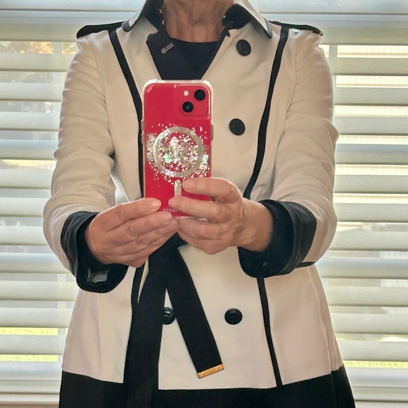 ESCADA trench jacket size 40/8 in great condition - Picture 7 of 7